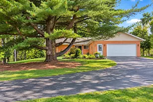 1947 Hallie Ln, Granville, OH 43023 - Photo 2
