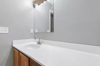 385 Oak Village Drive, Columbus, OH 43207 - Photo 28