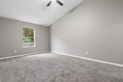 385 Oak Village Drive, Columbus, OH 43207 - Photo 18