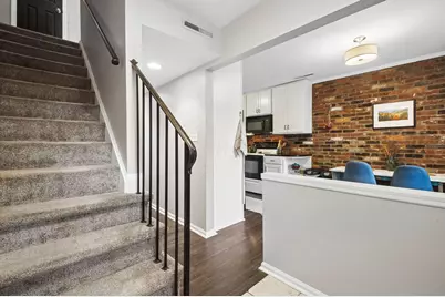 2815 Chateau Circle S #38, Columbus, OH 43221 - Photo 2