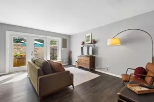2815 Chateau Cir S, Columbus, OH 43221 - Photo 8