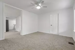 663 E Mound St, Circleville, OH 43113 - Photo 6