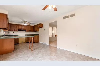 2610 Robin Court, Zanesville, OH 43701 - Photo 8