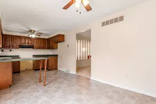 2610 Robin Ct, Zanesville, OH 43701 - Photo 8