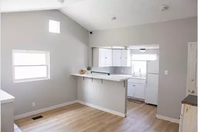34 E Maynard Avenue, Columbus, OH 43202 - Photo 1