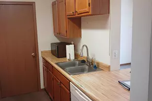5885 Beechcroft Rd, Columbus, OH 43229 - Photo 8