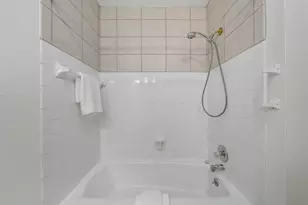 253 E Kossuth St, Columbus, OH 43206 - Photo 16