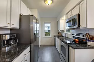 639 E Jeffrey Pl, Columbus, OH 43214 - Photo 10