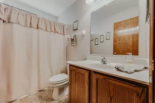 976 Karlslyle Dr, Columbus, OH 43228 - Photo 56