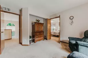 976 Karlslyle Dr, Columbus, OH 43228 - Photo 38