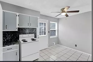 1746 Pine Tree St S, Columbus, OH 43229 - Photo 6