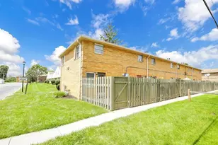1746 Pine Tree St S, Columbus, OH 43229 - Photo 14