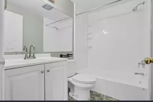 1746 Pine Tree St S, Columbus, OH 43229 - Photo 10