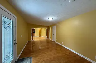 1404 S Waggoner Rd, Reynoldsburg, OH 43068 - Photo 6