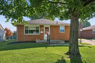 1076 Chestershire Rd, Columbus, OH 43204 - Photo 4