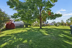 1076 Chestershire Rd, Columbus, OH 43204 - Photo 32