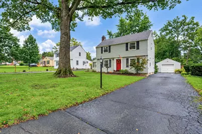 319 Canyon Drive S, Columbus, OH 43214 - Photo 2