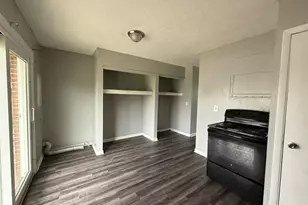 690 Kingsford Rd, Columbus, OH 43204 - Photo 38