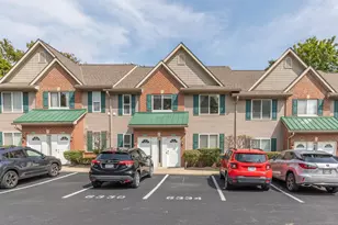 6334 Edgecreek Ln, Columbus, OH 43231 - Photo 2