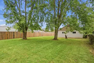 3921 Harwood Rd, Columbus, OH 43228 - Photo 46