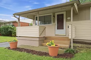 3921 Harwood Rd, Columbus, OH 43228 - Photo 6