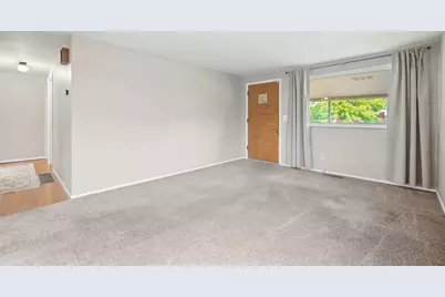 3921 Harwood Road, Columbus, OH 43228 - Photo 4