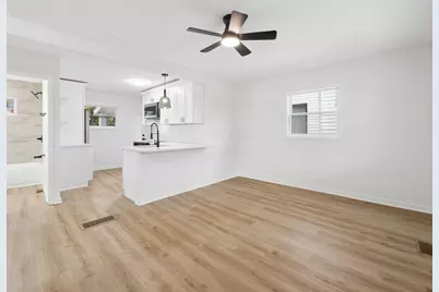 237 N 17th Street, Columbus, OH 43203 - Photo 2