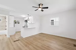 237 N 17th St, Columbus, OH 43203 - Photo 2