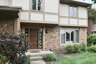 1079 Putney Dr, Columbus, OH 43085 - Photo 2