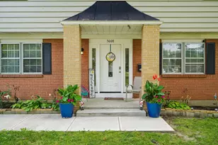 3008 Upton Rd W, Columbus, OH 43232 - Photo 2