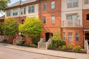 24 W Russell St, Columbus, OH 43215 - Photo 2