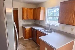 208 Isaac Tharp St, Pataskala, OH 43062 - Photo 2