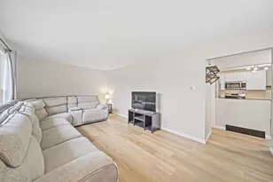 1565 Brentnell Ave, Columbus, OH 43219 - Photo 8