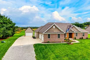 1628 Pickerington Rd NW, Carroll, OH 43112 - Photo 4