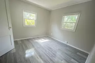 289 S Hampton Rd, Columbus, OH 43213 - Photo 8