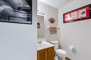 1126 Lake Forest Dr, Hebron, OH 43025 - Photo 8