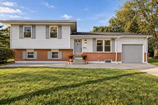 2050 Willow Run Rd, Grove City, OH 43123 - Photo 1