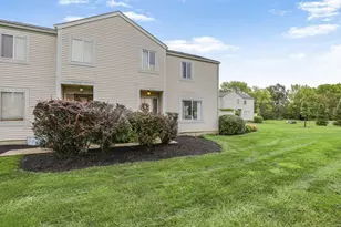5233 Captains Ct, Columbus, OH 43220 - Photo 4