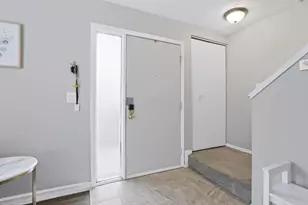 5233 Captains Ct, Columbus, OH 43220 - Photo 10