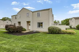 5233 Captains Ct, Columbus, OH 43220 - Photo 6