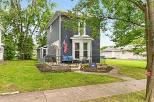 316 W 8th St, Marysville, OH 43040 - Photo 1