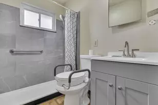 1942 Argyle Dr, Columbus, OH 43219 - Photo 16