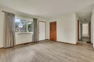 1942 Argyle Dr, Columbus, OH 43219 - Photo 6