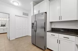 972 Perry St, Columbus, OH 43215 - Photo 12