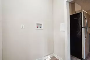 443 N Champion Ave, Columbus, OH 43203 - Photo 12