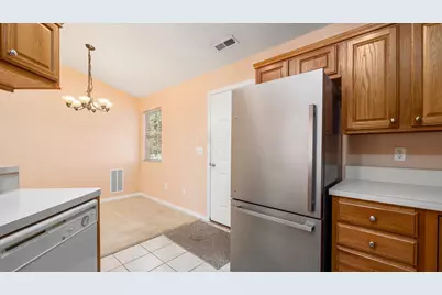 4274 Strattford Circle E, Zanesville, OH 43701 - Photo 10
