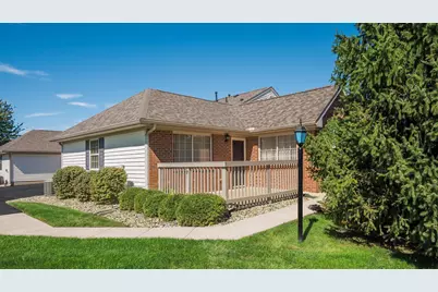 4274 Strattford Circle E, Zanesville, OH 43701 - Photo 1