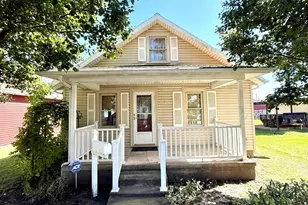 327 E Elm St, Washington Court House, OH 43160 - Photo 1
