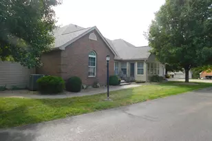 537 Edgehill Cir, Logan, OH 43138 - Photo 1