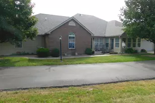 537 Edgehill Cir, Logan, OH 43138 - Photo 2